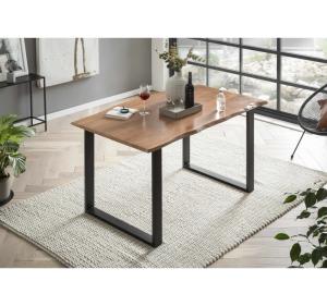 Esszitetisch Willy aus massivem Akazienholz mit schwarzen Metallbeinen, lackiert, natur – 120×80 cm