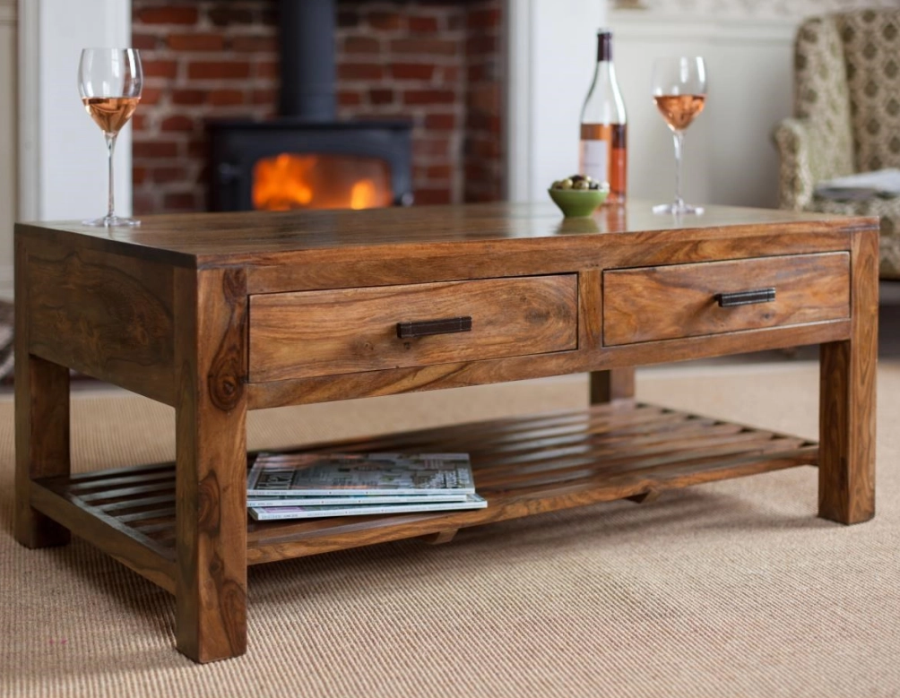 Luxuriöse Couchtische und Massivholzmöbel: Eine Kombination aus Eleganz und Qualität