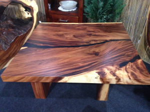 Massiver Konferenztisch aus thailändischem Holz