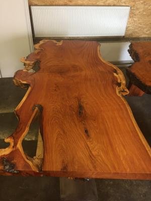 Massiver Esstisch aus Thailand, Mahagoni Holz