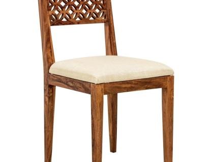 Z půvabu masivního dřeva k luxusu indického nábytku: Perly mezi židlemi a nábytkem Z půvabu masivního dřeva k luxusu indického nábytku: Perly mezi židlemi a nábytkem