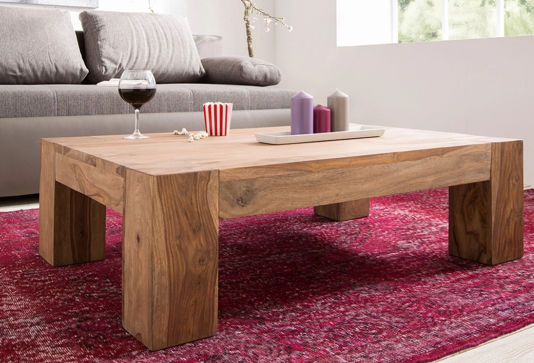 Bringen wir ein rustikales Stück in Ihr Zuhause: Massivholzmöbel