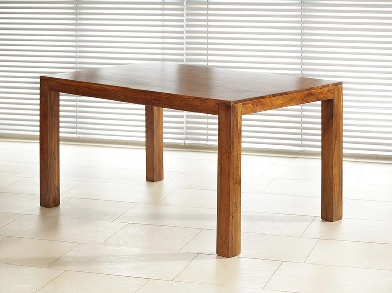 Massiver Esstisch: Langlebiger und ansprechender Mittelpunkt Ihres Zuhauses