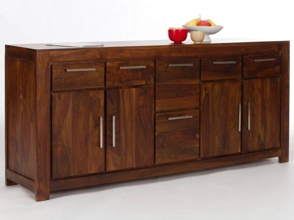 Rustikale Möbel vervollständigen die Atmosphäre Ihres Zuhauses